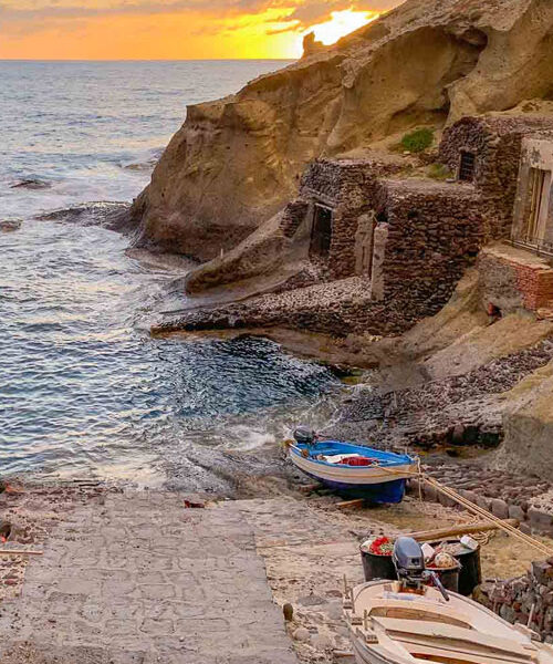 Noleggio Barche e Gommoni Isole Eolie - Portorosa in Barca